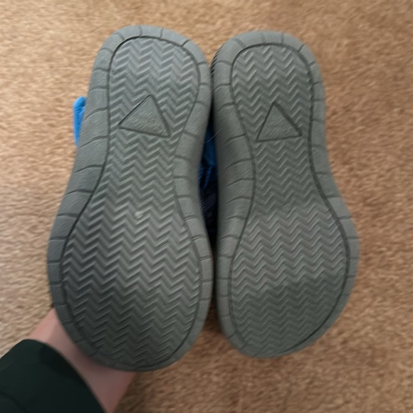 OshKosh toddler Boy's Everyplay Flexible Outsole Bump Toe Sandal - Picture 5 of 9